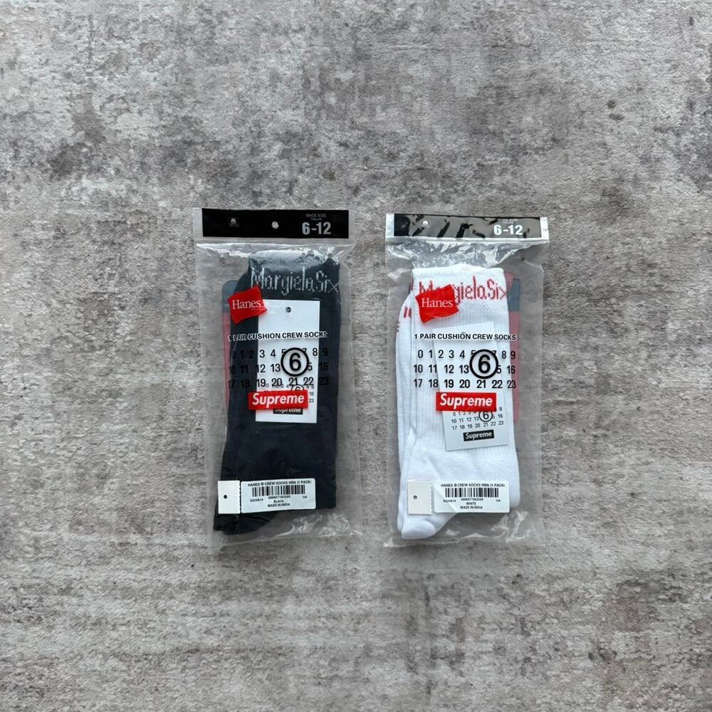 2 pack 1 black and 1 white Supreme x maison margela socks